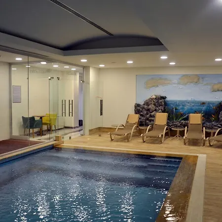 Hotell Bacacan 4*